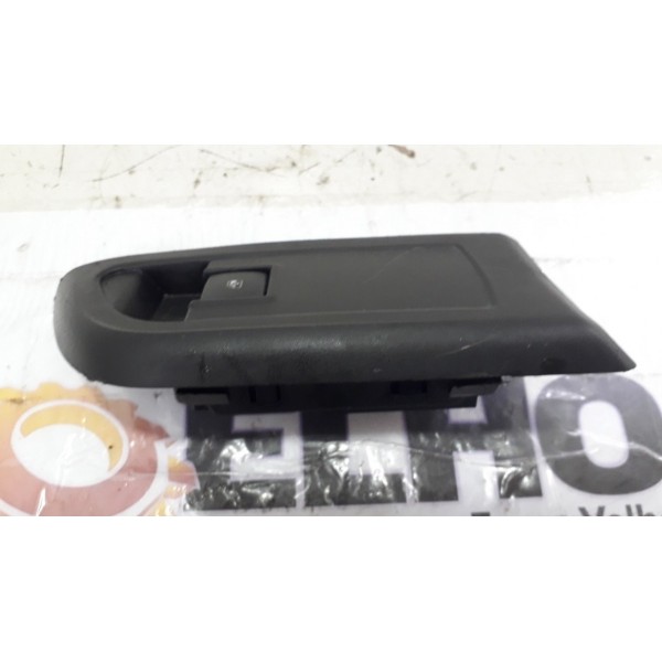 Botão Vidro Elétrico Dianteiro Direito Gm Onix-usado