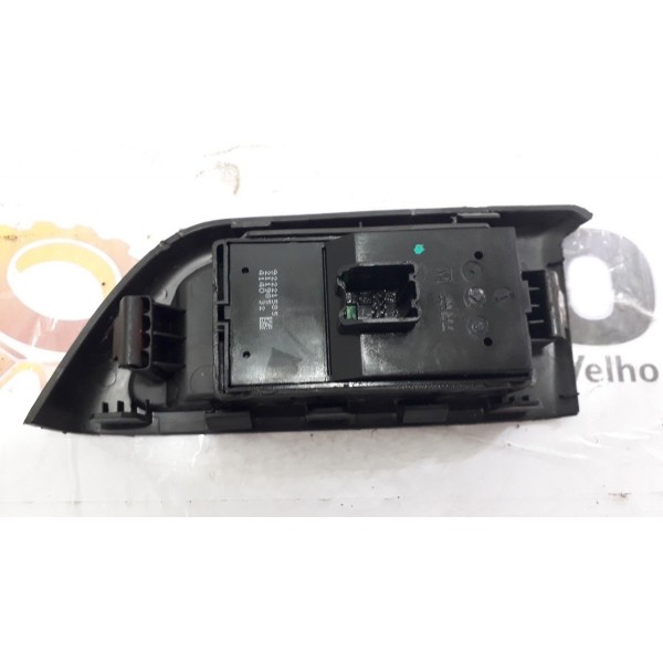 Botão Vidro Elétrico Dianteiro Direito Gm Onix-usado