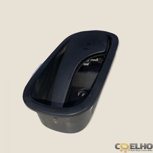 Maçaneta Interna Dianteira Esquerda Fiorino 2019 (1932) Preto Dianteira