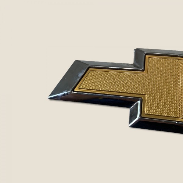 Emblema Tampa Traseira Chevrolet Onix Lt 2019 (4064) Dourado-escuro