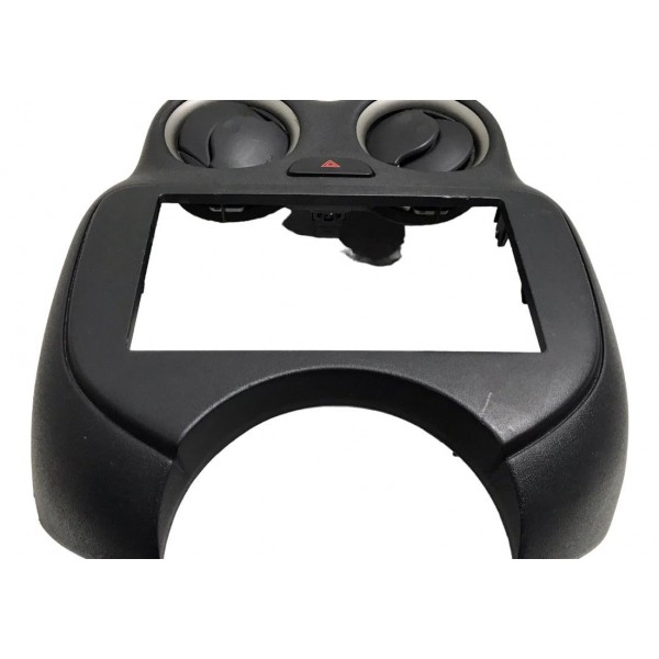 Moldura Central Rádio Pisca Alerta Nissan Versa 2011 A 15