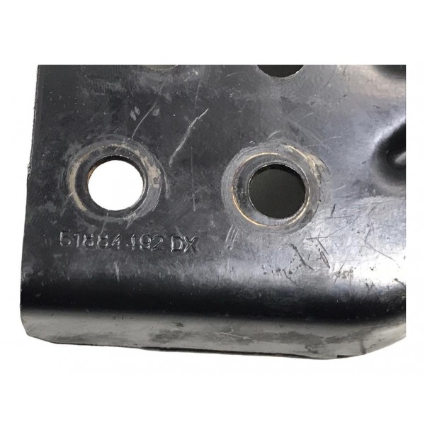 Suporte Radiador L/d Fiat Mobi 2016/17 51884492dx