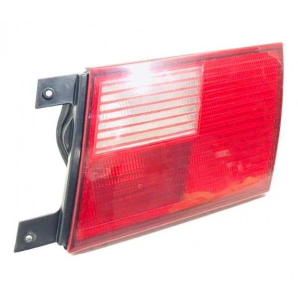 Lanterna Tampa Traseira Direita Vw Santana 1998/2006