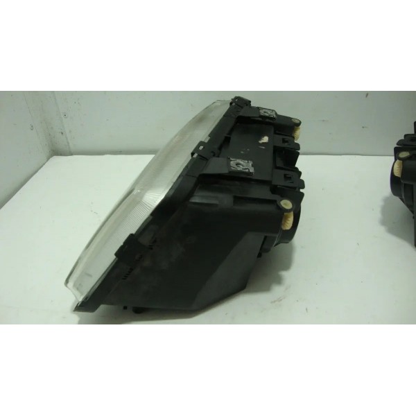 Farol Direito Audi A3 1997-usado
