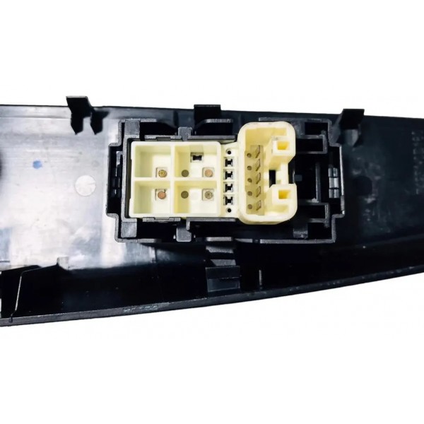 Moldura C/botão Vidro D/d Toyota Etios 2016