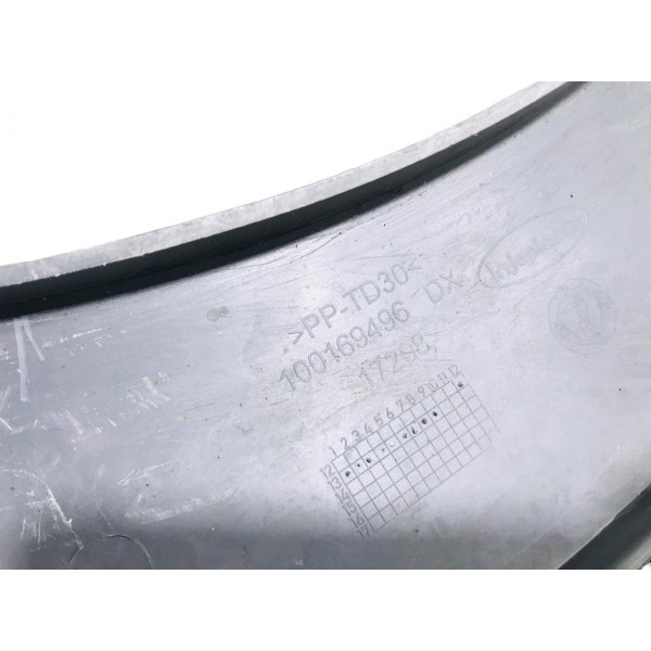 Moldura Para Lama Dianteiro Direito Fiat  Palio Weekend 2012