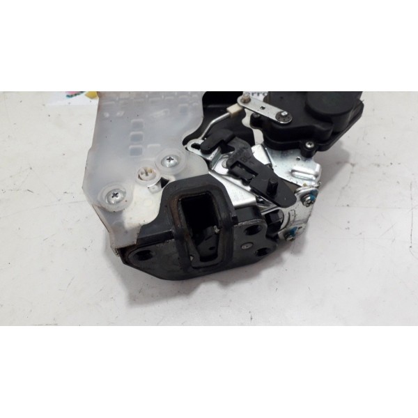 Fechadura Porta Traseira Esquerda Hyundai Tucson 2.0  2012