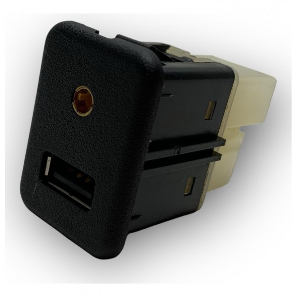 Entrada Conector Usb Painel Chevrolet Onix Prisma 2015