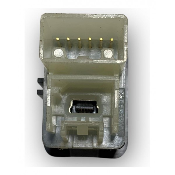 Entrada Conector Usb Painel Chevrolet Onix Prisma 2015