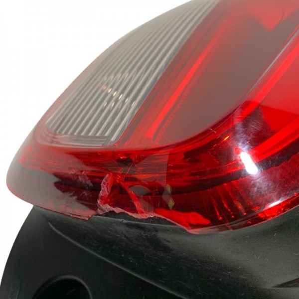 Lanterna Traseira Esquerda Kwid 18/23